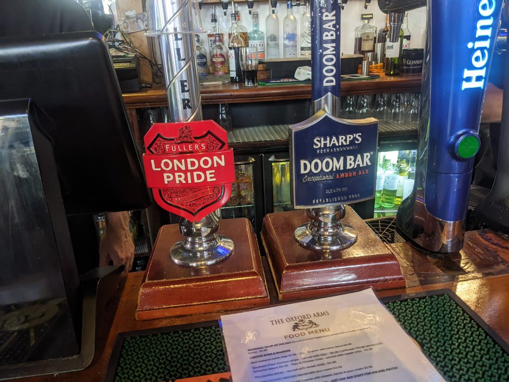 NLondonCAMRA's tweet image. Cask ales at The Oxford Tavern in Camden.