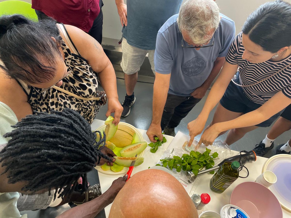 Càritas Diocesana de Girona (@caritasgirona) on Twitter photo SENSE LLAR | Tallers de Cuina Sense Foc amb el grup de l’Espai Tardes.
👩🏻🍳 Hàbits saludables
🧠 Autonomia sense cuina amb foc
🤝 Cohesió i cura emocional
🎓 Amb nutricionista i equip educatiu
📅 Continuem els dilluns 14 i 21 de juliol
<a href="/dsocialscat/">Drets Socials i Inclusió</a> <a href="/ajfigueres/">Ajuntament de Figueres</a> @dipsalut SENSE LLAR | Tallers de Cuina Sense Foc amb el grup de l’Espai Tardes.
👩🏻🍳 Hàbits saludables
🧠 Autonomia sense cuina amb foc
🤝 Cohesió i cura emocional
🎓 Amb nutricionista i equip educatiu
📅 Continuem els dilluns 14 i 21 de juliol
<a href="/dsocialscat/">Drets Socials i Inclusió</a> <a href="/ajfigueres/">Ajuntament de Figueres</a> @dipsalut