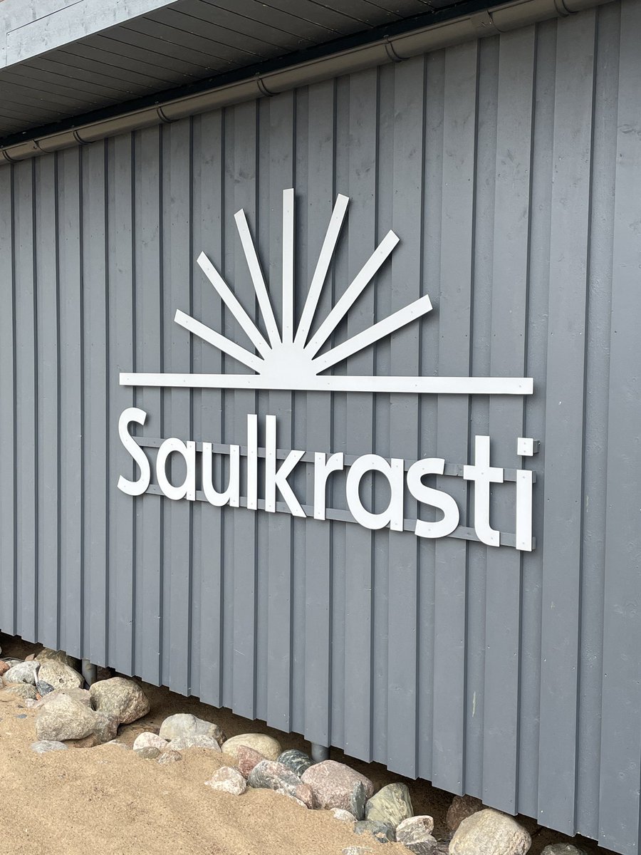 My aim has been to pay an official visit to every Latvian district during my time in this beautiful country. It was great to learn more from the mayor and authorities in #Saulkrasti about their development plans, a visit that leaves me with just one district outstanding…

🇬🇧🇱🇻