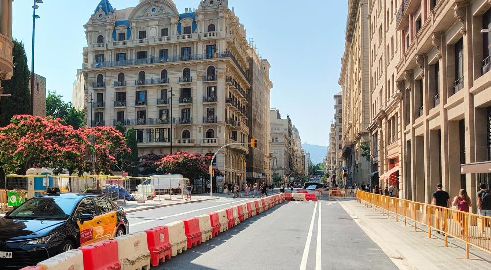 aavvbarceloneta's tweet image. Les obres de la Via Laietana s’acaben! Per fi!
3 anys que ens han deixat una mica separats de la resta del Districte i ara reprenem el vincle.

Més informació: facebook.com/AAVVBARCELONET…

#Urbanisme #ViaLaietana