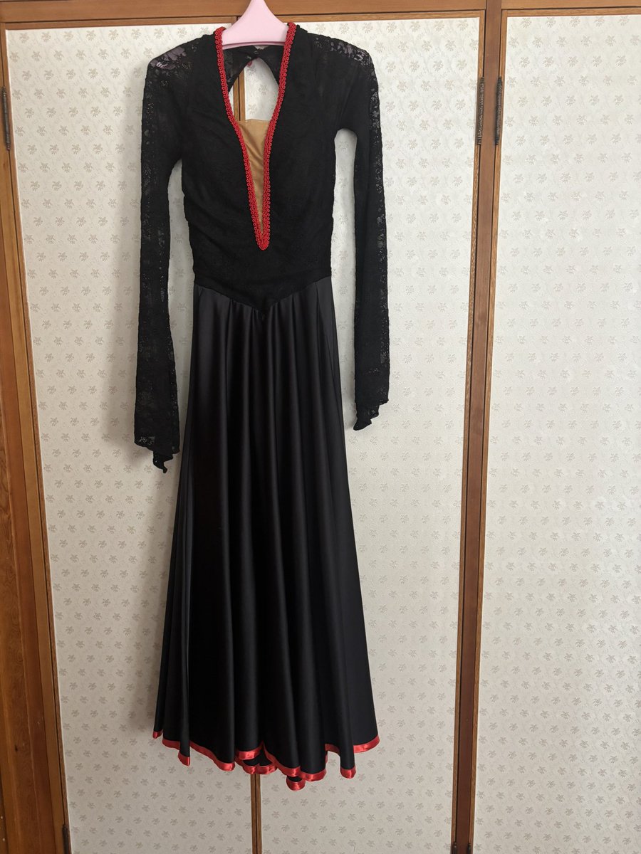 nnk55yr's tweet photo. 🖤Dress for Sale/Rental🖤
★タカダンス製
★着用者:155cm

ストーンなし、シンプルなパソドブレドレスです。
着用回数1回なのでとても綺麗です。

レンタル価格・販売価格はDMでお問い合わせください。 https://t.co/22pLNretz6