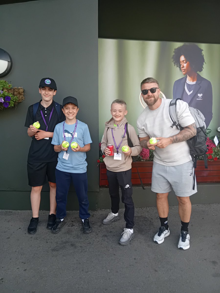 OA Carlton tweet media