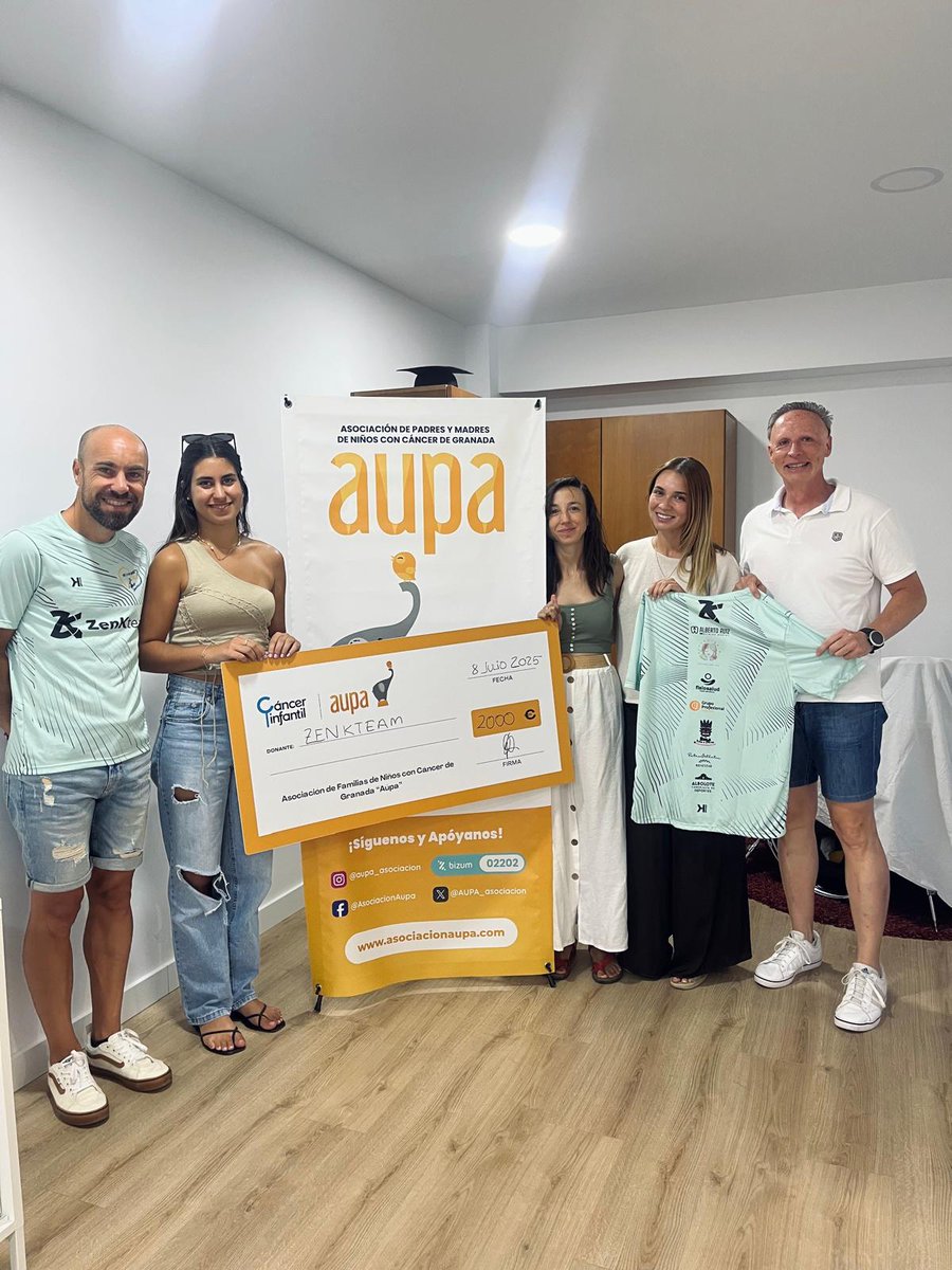 Ayer tuvimos el placer de que nos visitara el equipo de @zenkteam, grupo de entrenamiento de atletismo y running de Granada! Vinieron a traer nuevas ideas de colaboración solidarias y su donativo de 2000 euros.
🫂

💛Estamos totalmente agradecidos de vuestro gesto solidario💛