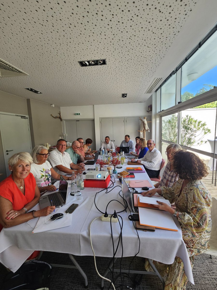 Deux-Sèvres, La nouvelle société (@christelabatut) on Twitter photo Mardi, dernier bureau <a href="/CCIDeuxSevres/">CCI Deux-Sèvres</a> avant la pause estivale ! Le bureau❓️12 chefs d'entreprises engagés 🚀🙏
Bilan "Nos entrepreneurs ont du talent", Avis sur modification du PLUI du Thouarsais, Accompagnement des entreprises en difficultés, Préparation des vœux 2026, et + 👍 Mardi, dernier bureau <a href="/CCIDeuxSevres/">CCI Deux-Sèvres</a> avant la pause estivale ! Le bureau❓️12 chefs d'entreprises engagés 🚀🙏
Bilan "Nos entrepreneurs ont du talent", Avis sur modification du PLUI du Thouarsais, Accompagnement des entreprises en difficultés, Préparation des vœux 2026, et + 👍