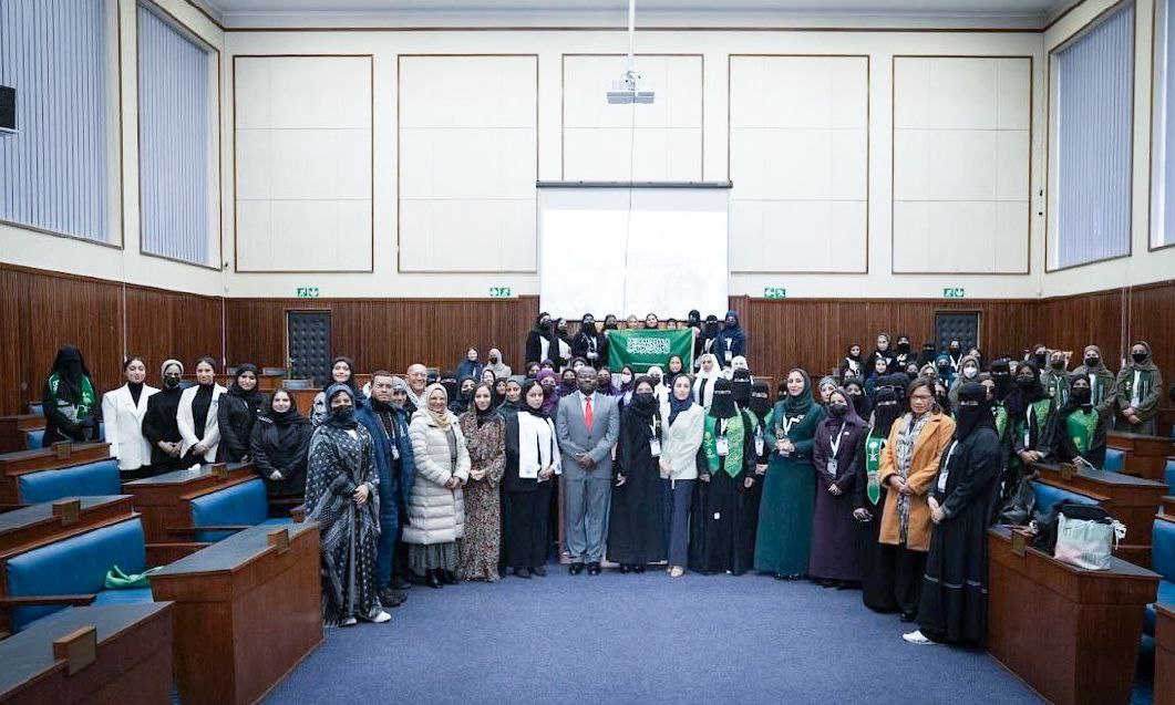 safkku's tweet image. في إطار برامج التبادل الثقافي والمعرفي بين الجامعات السعودية ونظيراتها في جمهورية جنوب أفريقيا، شاركت #جامعة_الملك_خالد ممثلةً بـ #عمادة_شؤون_الطلاب – شطر الطالبات – بوفد طلابي في الرحلة الطلابية إلى جمهورية جنوب أفريقيا، وذلك خلال الفترة من 2 إلى 9 يوليو 2025م.
وتضمنت الرحلة…