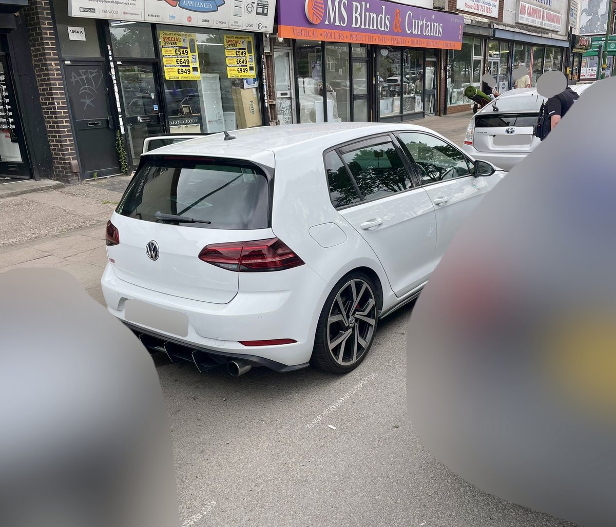 Trafficwmp's tweet image. #RoadCrimeTeam officers saw this cloned VW Golf Gti in Yardley before it was stopped using tactics to avoid a pursuit. The driver was arrested when we found he had a machete and no driving documents. 🗡️😳