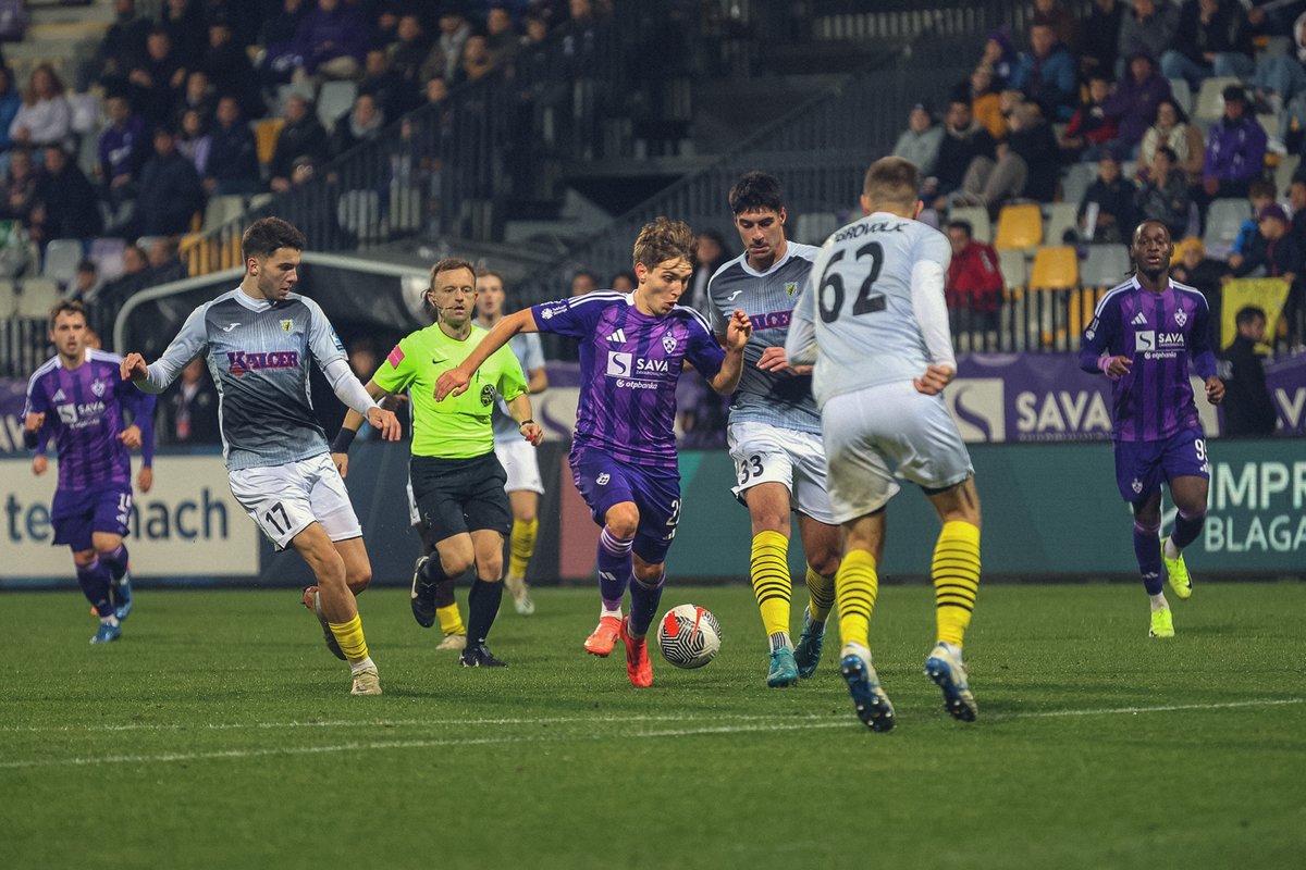 nkmaribor's tweet photo. Skupna zgodba se nadaljuje: Karol Borys ostaja v Ljudskem vrtu. Po sklenitvi novega dogovora z belgijskim KVC Westerlo o posoji v vijoličastem do konca sezone 2025/26.
➡️https://t.co/TG2jD3AnCr
#MiSkupajEnoSmo https://t.co/PQqNLrAiXy