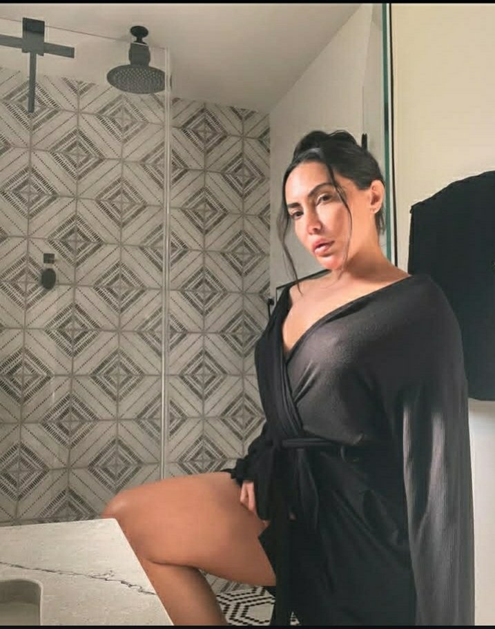 Lexade11's tweet image. Alone