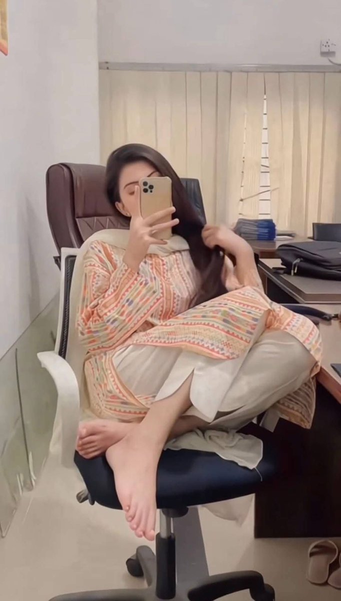 اب وقت آگیا ہے کہ میں اپنی پرانی غلطیاں بھلا کر نئی غلطیاں کروں😜