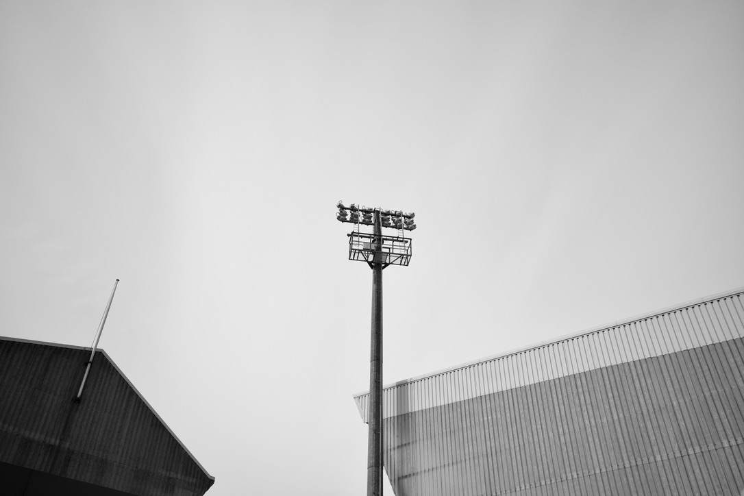 LowerBlock's tweet photo. Scottish Football Stadium Prints, black and white. Handsome.
📸East End Park, Dunfermline © Keith Smith
https://t.co/ybmP2EUomA #footballstadium #stadiumprints #footballstadia #scottishfootball https://t.co/juF6mgGSQd