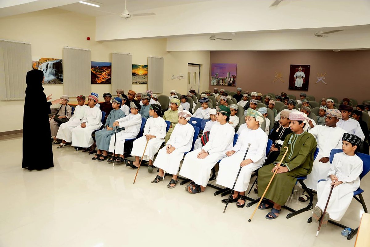 #تعليمية_مسقط
 فعاليات مميزة وبرامج هادفة في البرنامج الصيفي في مركز السلطان فيصل بن تركي للتعليم الأساسي  بولاية العامرات،حيث شهد برامج تفاعلية منوعة. 
#صيفي_تواصل_ونماء