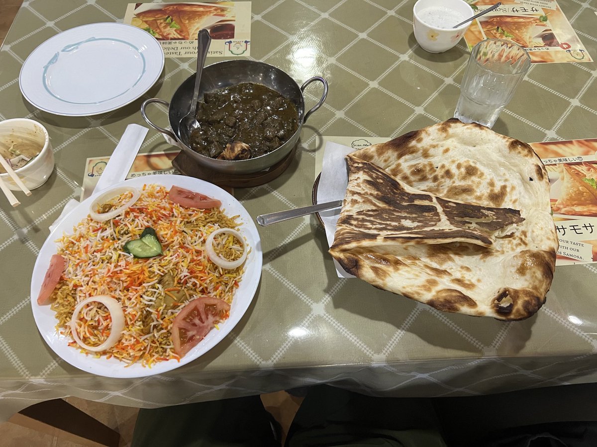 カラチの空リミテッドレバーカレーセットとビリヤニ！一気喰いは最高に贅沢ですが、ビリヤニを半分テイクアウトして次の日のお昼にすればなんとか納得です🤑