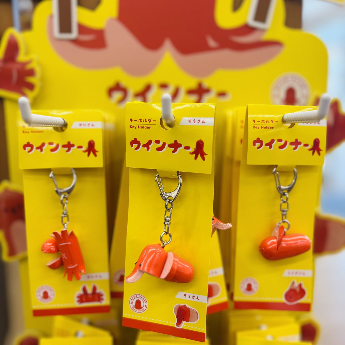取り置き品⭐︎めんだこ三連キーホルダー【レッド系・ノーマルゴールド金具】 新商品】 可愛いウインナーキーホルダーが入荷いたしました🐙 カニさん