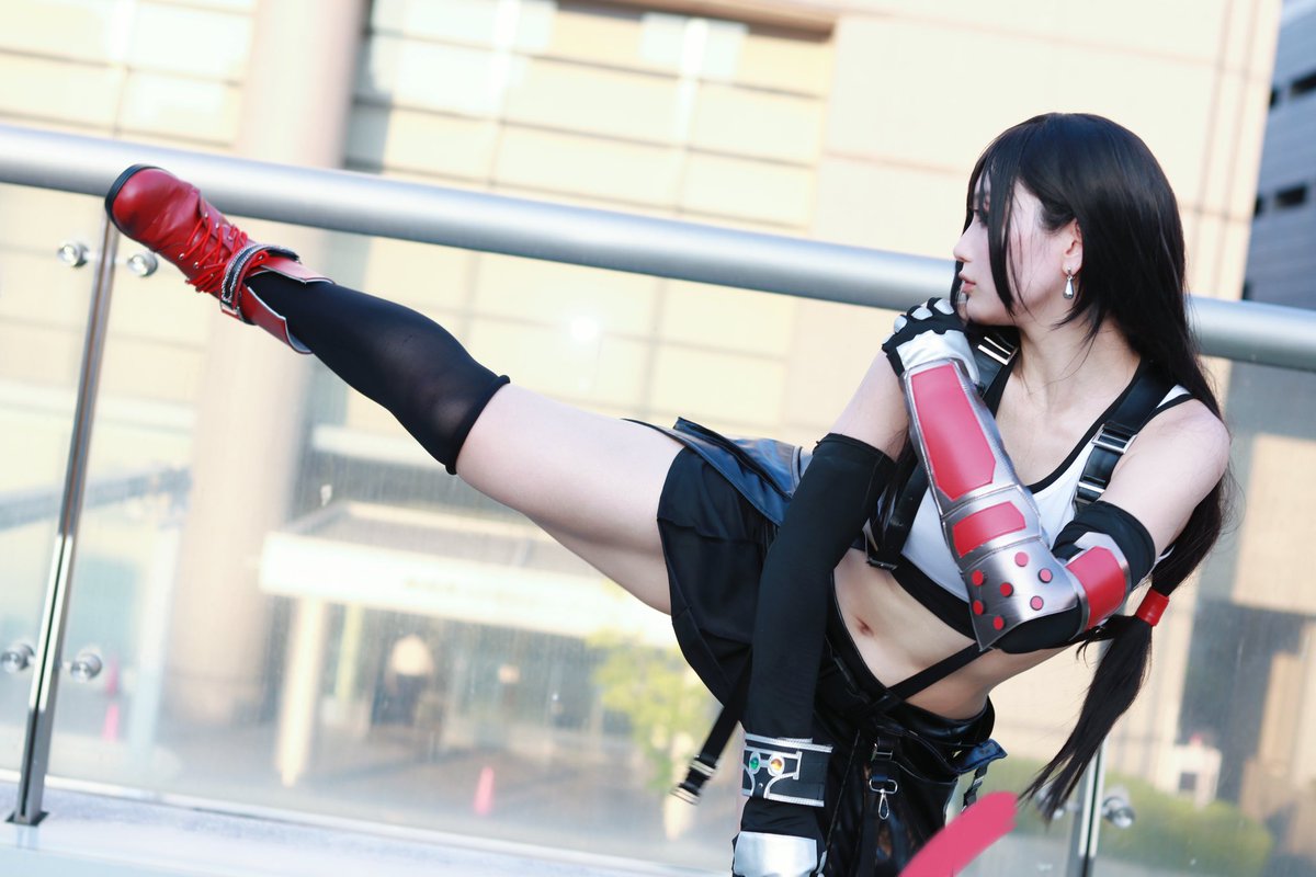 #これでフォロワーさんが増えました

蹴り上げティファ・ロックハート❤️‍🔥
太ももの質感がお気に入り