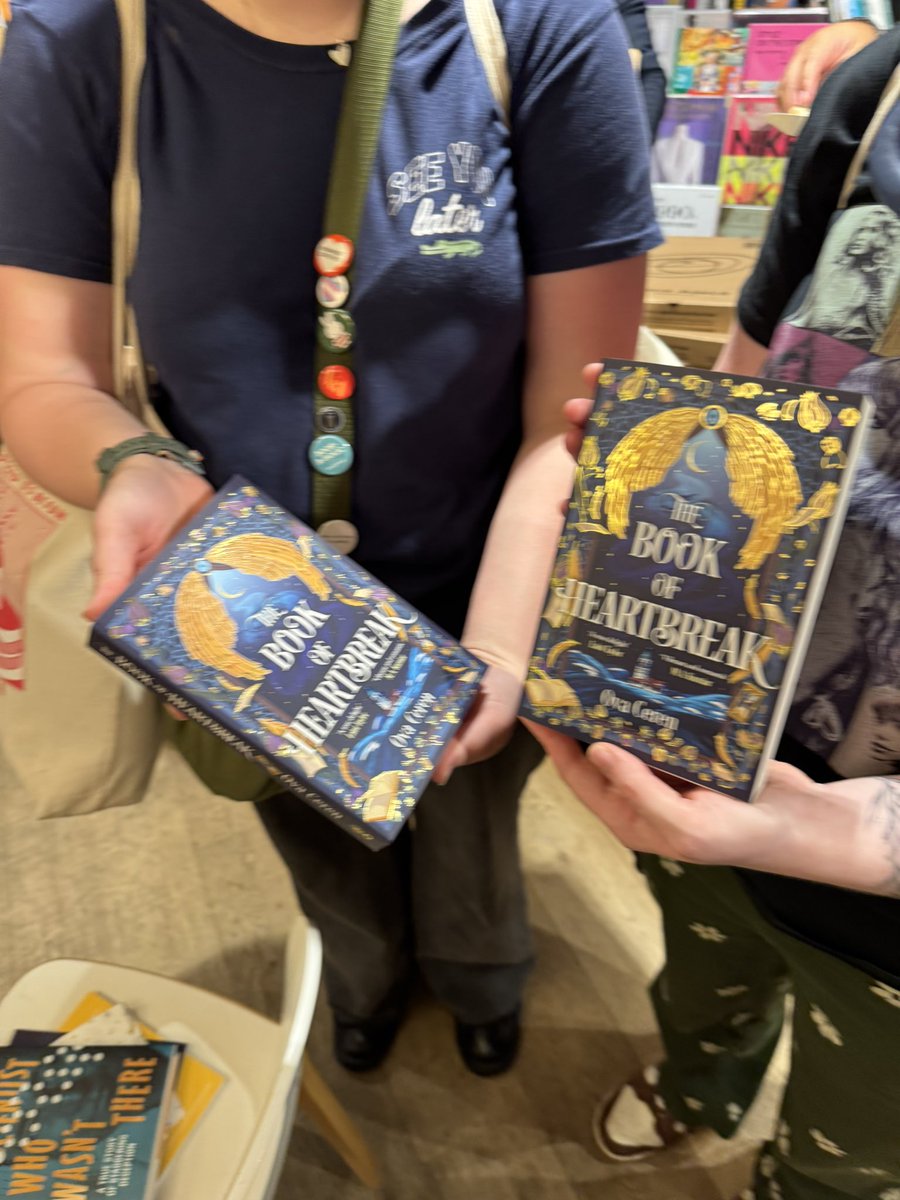 excusemereading's tweet image. Last night I talked about how my grandma’s fear of death inspired my book. Her name was Hurriyet. She was Muslim and illiterate (no chance for a visa😅). Spent her last days crying, sure she’d go to hell. She’s why I wrote a funny afterlife,to make people less scared of dying😭
