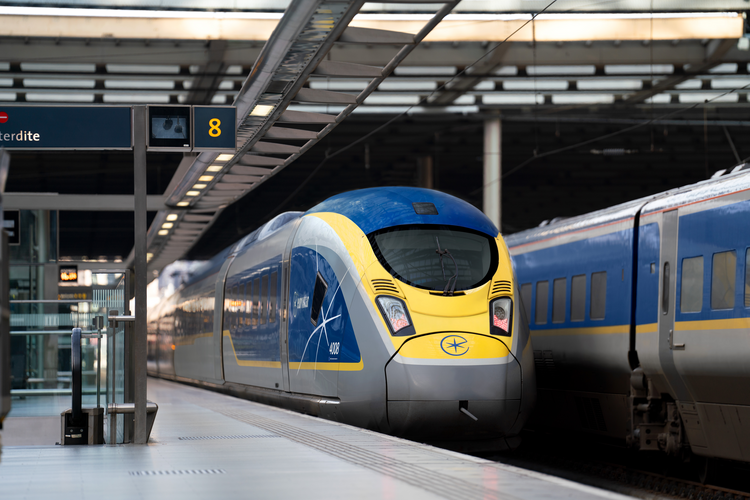 🚆 Fifth direct train between London and Amsterdam in each direction from December 2025.
🔗 Find out more: mediacentre.eurostar.com/mc_view?langua…