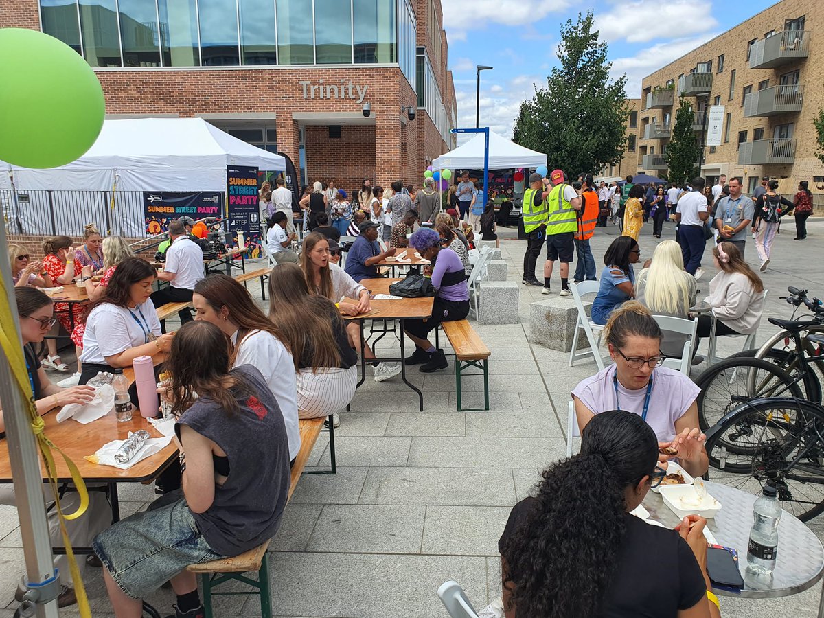WandsworthMayor's tweet image. Enjoyed the official opening of Springfield Park with a day of celebrations with the local community, patients, and hospital staff. The new houses, mental health facilities and shops around Chapel Square provide a focal point to bring people together.
Congratulations @SWLSTG