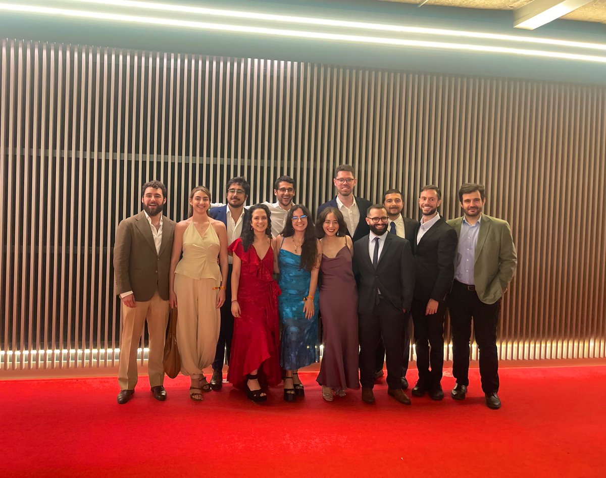 🏆 Ayer recogimos el Ondas.

Gracias a todas esas personas que habéis hecho posible el camino hasta aquí 🥰

Fue una tarde increíble que disfrutamos todo el equipo de <a href="/elOrdenMundial/">El Orden Mundial</a> (menos los suertudos que ya están de vacaciones 😅)