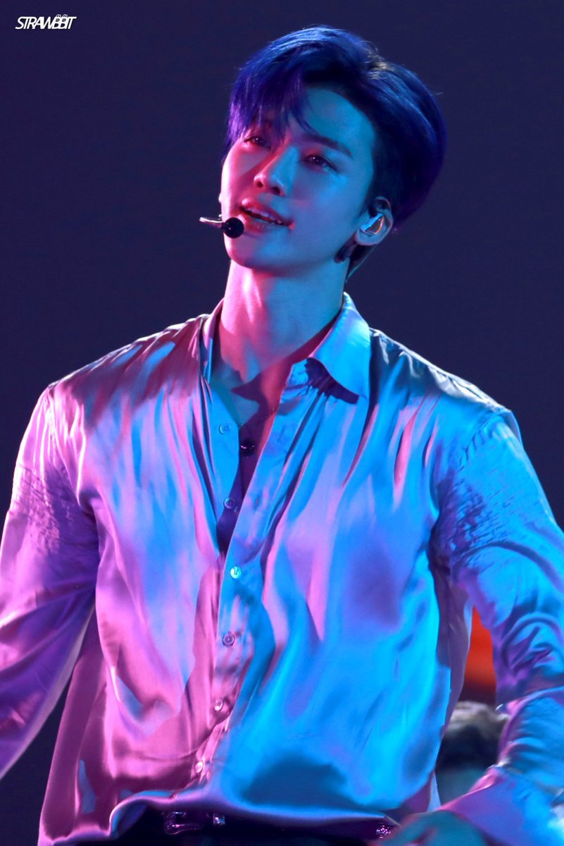 ผมสีน้ำเงินมันอยู่ในใจกูมานาน กูไม่เคยเห็นอันไหนจะเอาอันนี้ลง