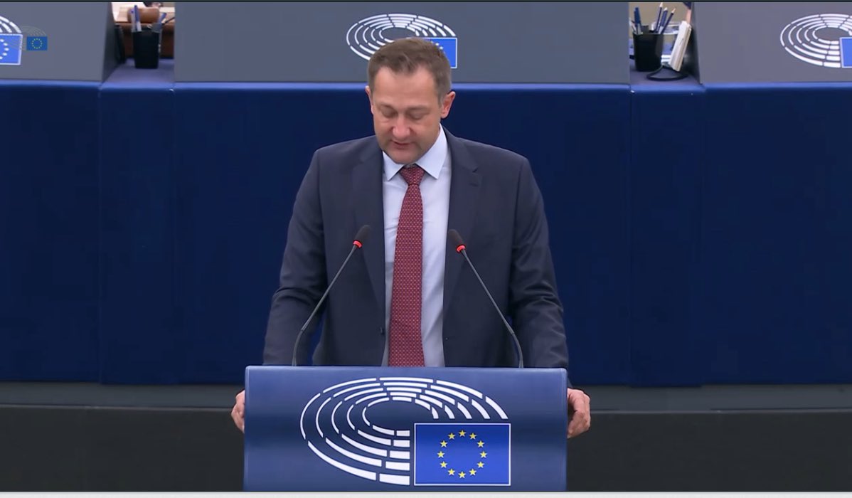 jacekzarzecki (@jacekzarzecki) on Twitter photo W Parlamencie Europejskim trwa debata na temat przyszłości WPR po roku 2027. Komisarz <a href="/CHansenEU/">Christophe Hansen</a> podkreślał rolę rolnictwa oraz wyzwania jakie stoją przed sektorem. Jednak nie padły deklaracje czy KE przedstawi propozycję oddzielnego WPR czy też wtłoczonego w politykę spójności. W Parlamencie Europejskim trwa debata na temat przyszłości WPR po roku 2027. Komisarz <a href="/CHansenEU/">Christophe Hansen</a> podkreślał rolę rolnictwa oraz wyzwania jakie stoją przed sektorem. Jednak nie padły deklaracje czy KE przedstawi propozycję oddzielnego WPR czy też wtłoczonego w politykę spójności.