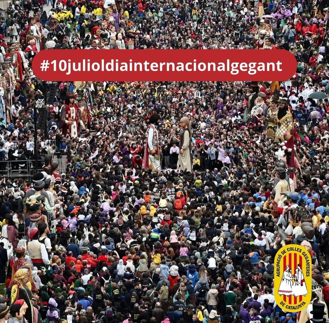 🎉 𝟏𝟎 𝑫𝑬 𝑱𝑼𝑳𝑰𝑶𝑳 — 𝑺𝑨𝑵𝑻 𝑪𝑹𝑰𝑺𝑻Ò𝑭𝑶𝑳 🎉
👉🏼 Avui celebrem Sant Cristòfol, patró dels gegants i les gegantes i els geganters i les geganteres!

#10julioldiainternacionalgegant #SomCultura #FemCultura #GegantsCat #Gegants