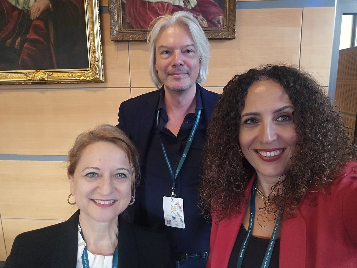 GntknB's tweet image. It was great pleasure to talk with Roeljan Wiersema and Görsev Yener at our Symposium named
"Linear and non-linear analysis of EEG in neuropsychiatric conditions"
at 22nd World Congress of Psychophysiology #IOP2025