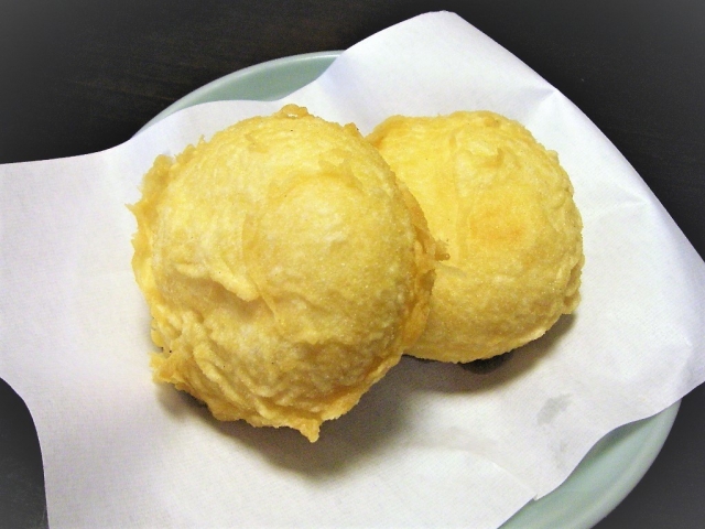 nagano_b's tweet image. 本日7月23日は｢#天ぷらの日｣※毎月23日
夏バテを防ぎ、疲労回復効果のあるという天ぷら😋
#信州･#長野県 ではこの時期たくさん収穫されるので、ズッキーニやオクラ、大葉、いんげん、ナス、ピーマン等の夏野菜天ぷらがおすすめ✨
信州のお盆の定番･天ぷら饅頭もフライングで、今晩いかがでしょう!?