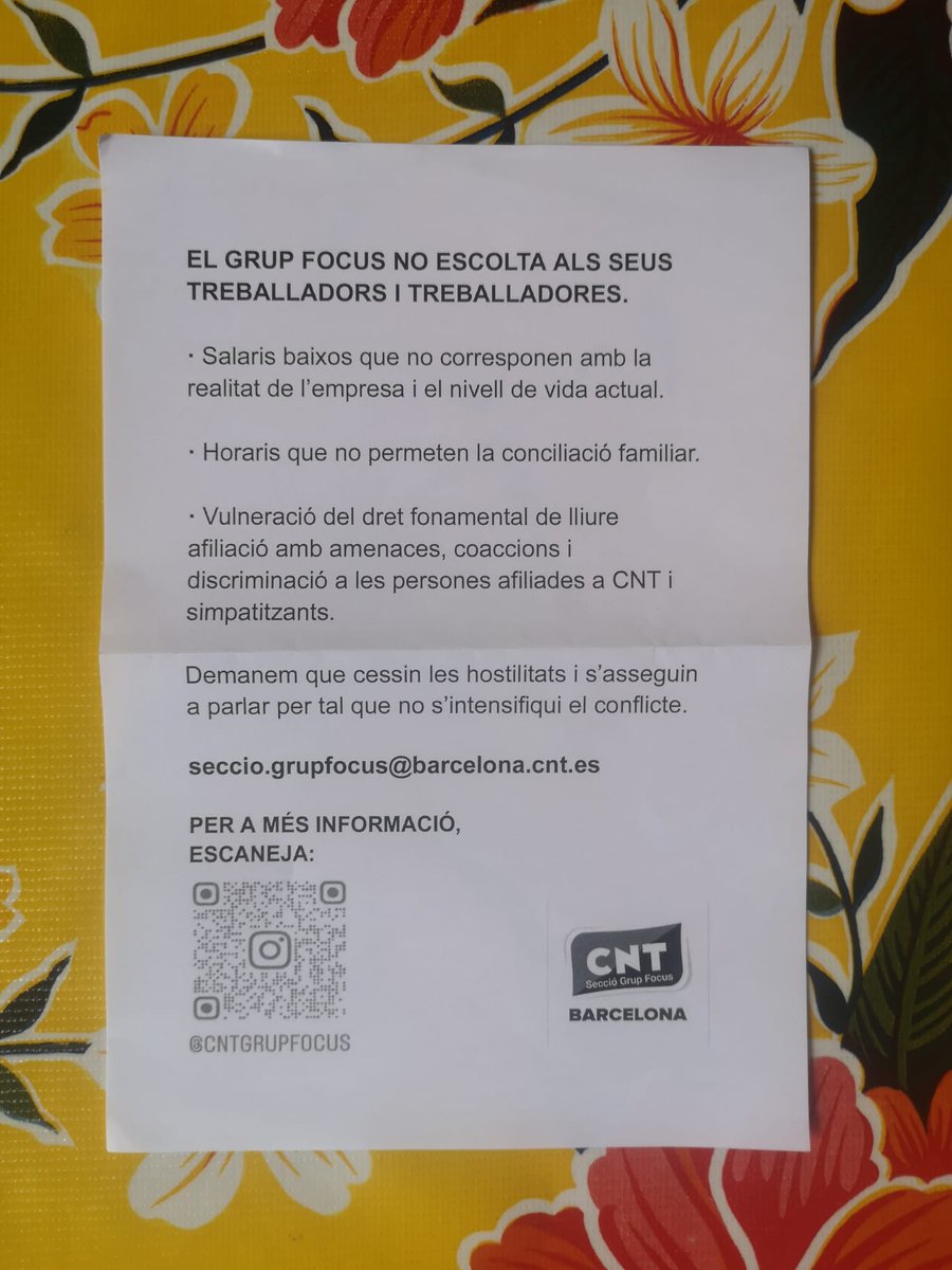 Ahir els repartien a l'estrena de 'Gegant', al Teatre Romea.