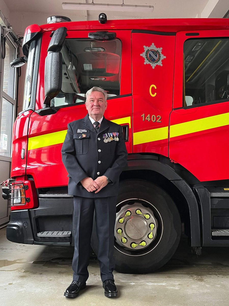 Today I learned the RN community lost a legend……Tony Brown crossed the bar. 

One of the most loyal guys I ever had the pleasure to serve alongside

Served as a Stoker in the RN he went on to become a career firefighter 

Fair winds, calm seas Shipmate, we have the watch 🫡