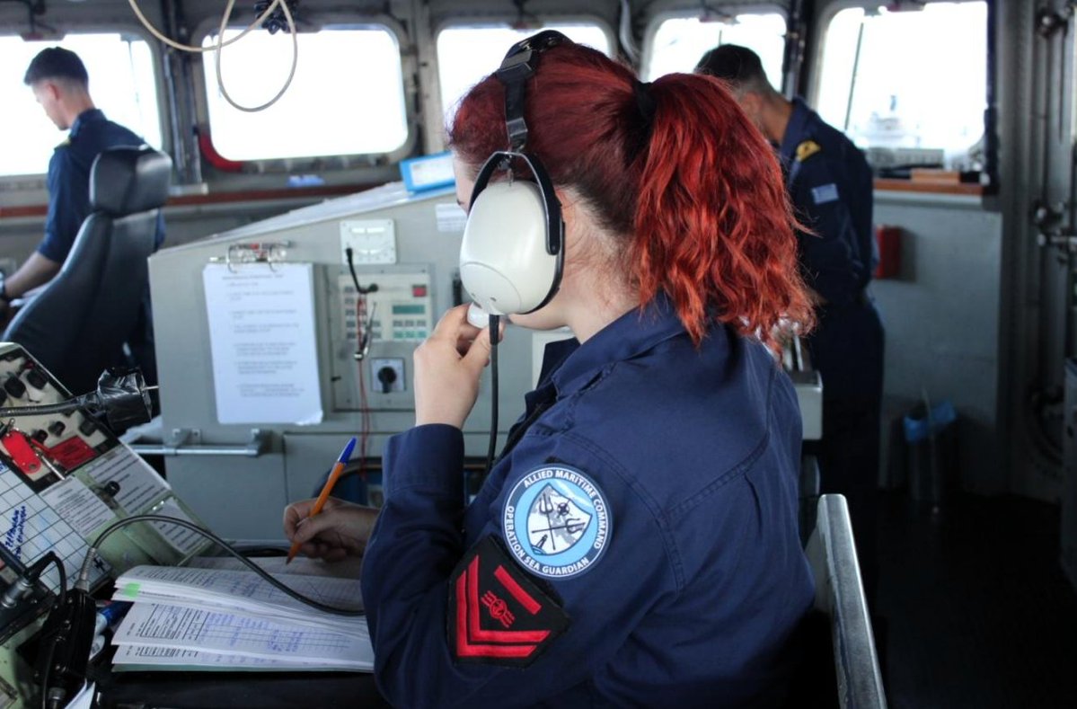 NATO_MARCOM's tweet image. Practice is key. ๐ ๐งญ In #OperationSeaGuardian, daily training keeps the crew ready to support their maritime security tasks:
โ
Maritime Security Capacity Building
โ
Maritime Situational Awareness
โ
Maritime Counter-Terrorism
#WeAreNATO #OSG #StrongerTogether