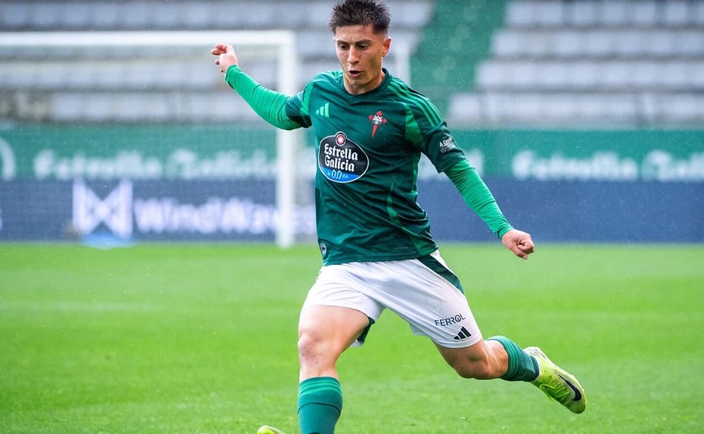 El lateral izquierdo Brais Martínez, segundo fichaje del <a href="/Burgos_CF/">Burgos Club de Fútbol</a>

Llega procedente del Racing de Ferrol, tiene 23 años y firma para las próximas dos temporadas.

burgosdeporte.com/?p=141925