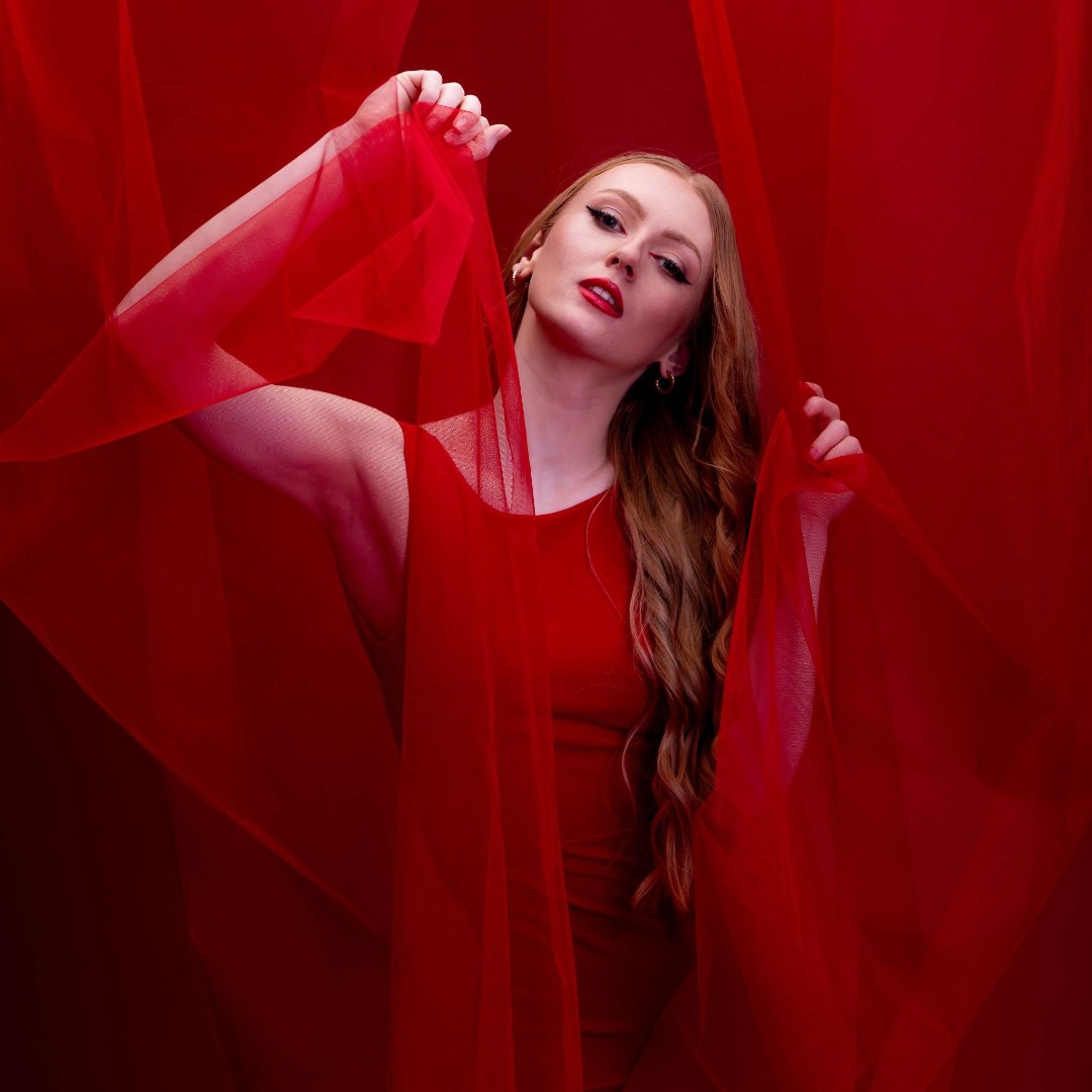 Nikon_SA's tweet photo. When light meets elegance. 🔴@m4x.creative crafts this soft glow using a Nikon Z6III f/2.8 S, 2-light setup, and red veil. Art in every frame.

#nikon  #nikonz6iii #limitlesswithnikon #awakenpossibilities #nikonphotography #NikonSA #LeadwithNikon #PhotographerSpotlight https://t.co/yXbJgd2rY0