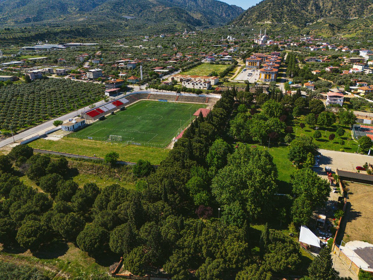 PAMUKÖREN SPOR TESİSLERİ YENİ YÜZÜYLE HİZMETTE

Kuyucak ilçemize bağlı Pamukören Mahallesinde yer alan spor tesisleri, tamamlanan yenileme çalışmalarıyla gençlerimizin ve sporseverlerin buluşma noktası haline geldi.

🔹 Yarı olimpik yüzme havuzu
🔹 Tenis kortu ve sosyal alanlar