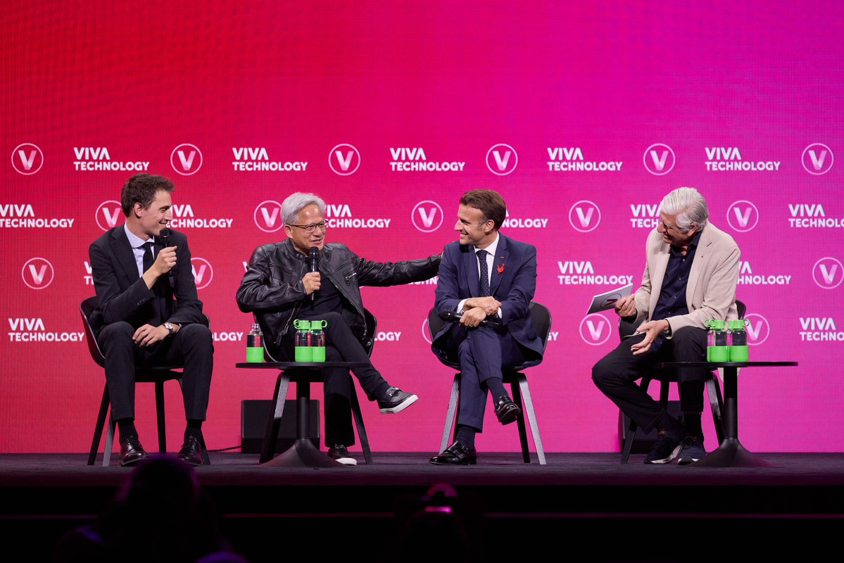 VivaTech's tweet image. Meet the minds shaping AI 🤖
From building core tech to tackling ethics, these leaders shared their vision at #VivaTech:
Jensen Huang (@nvidia) & @ArthurMensch (@MistralAI)
Sarah @thefriley (@OpenaI)
@fidjissimo (@Instacart/OpenAI)
@ylecun (@Meta)
@Thom_Wolf (@huggingface)