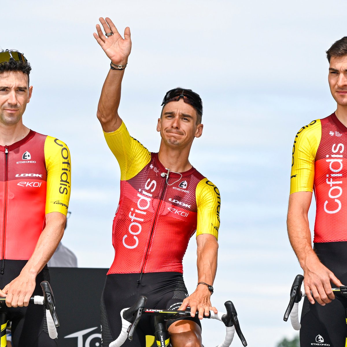 Bryan Coquard à Ouest France : 'Philipsen m’a dit que je n’y étais pour rien, que c’était un fait de course. Et que c’était vraiment la faute à pas de chance. Il m’a dit de vivre mon #TDF2025 à fond, et qu’il me souhaitait le meilleur. Donc je veux essayer d’aller de l’avant."