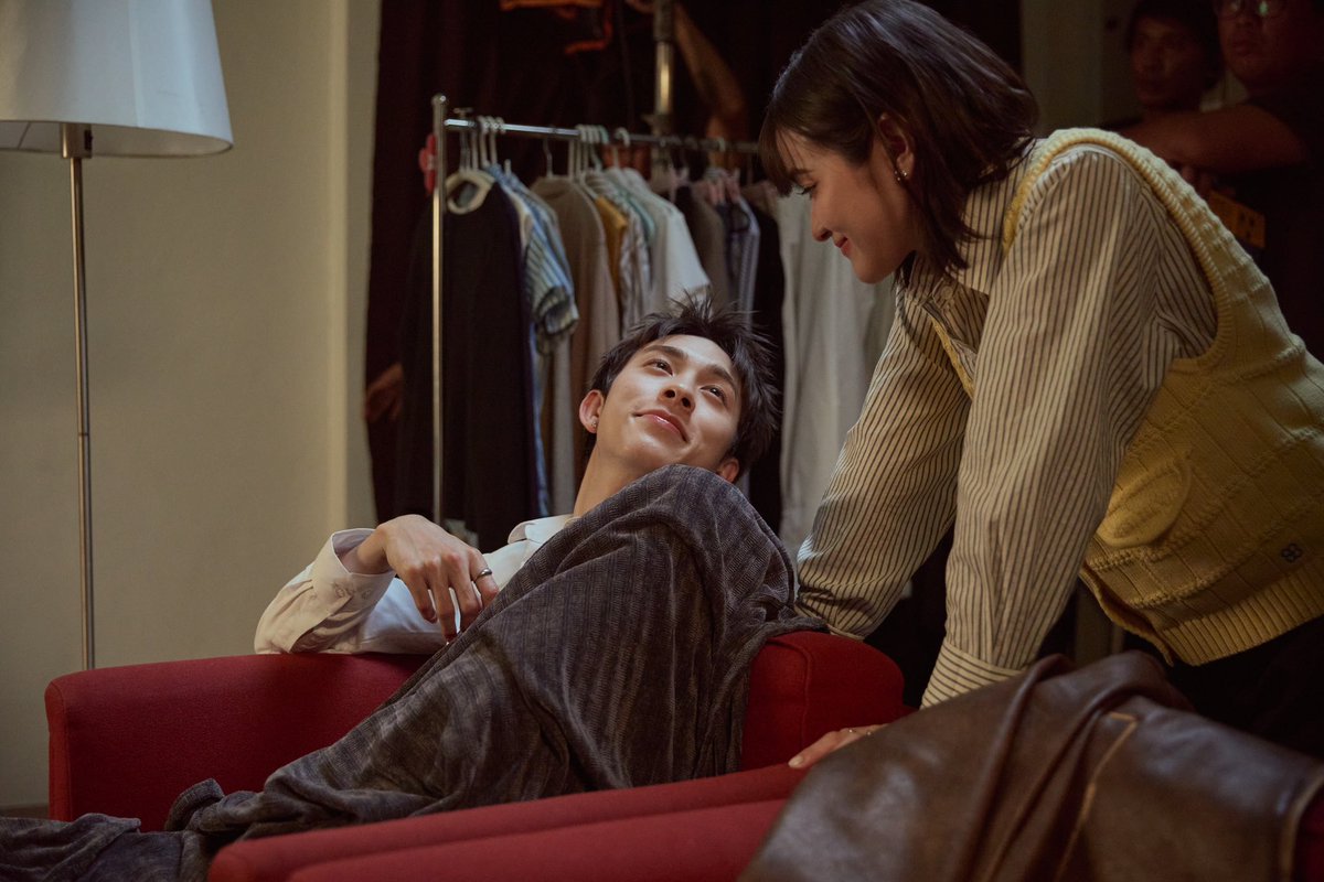 รูปเบื้องหลัง Mr.right พี่ออส ม่อนชิชิ 

#ถ้าคนจะใช่มันใช่ไปนานแล้ว
#zommarie #ส้มมารี #เพลงใหม่ 
#PROXIEOnglee #PROXIEth
#merecords #merecordslabel
#MuzikMove