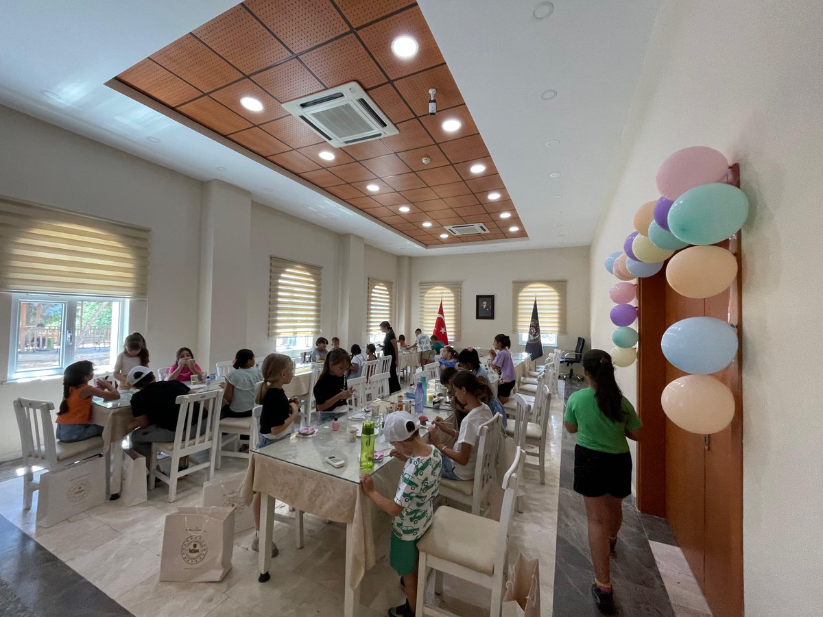 📚 Meriç’te Yaz Okulu Başladı

Açılış programımıza Meriç Kaymakamı Sayın Mehmet Abdulkadir Güvenç katılarak, öğrencilerimizle yakından ilgilendi. 

Yaz boyunca sürecek kurslarımızla, geleceğimizin teminatı çocuklarımızın gelişimini desteklemeye devam ediyoruz.