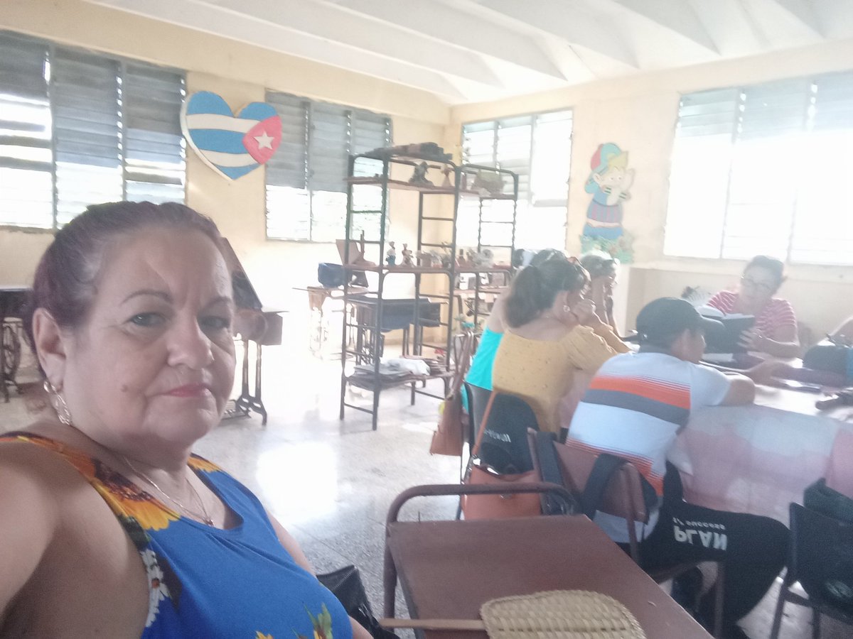 NancyMo12497756's tweet photo. TRABAJO POR  COMISIONES EN EL SEMINARIO MUNICIPAL DE PREPARACIÓN PARA EL CURSO ESCOLAR 2025-2026 EN SANTO DOMINGO.
#Cuba #CubaMined https://t.co/55RMlGfeTM