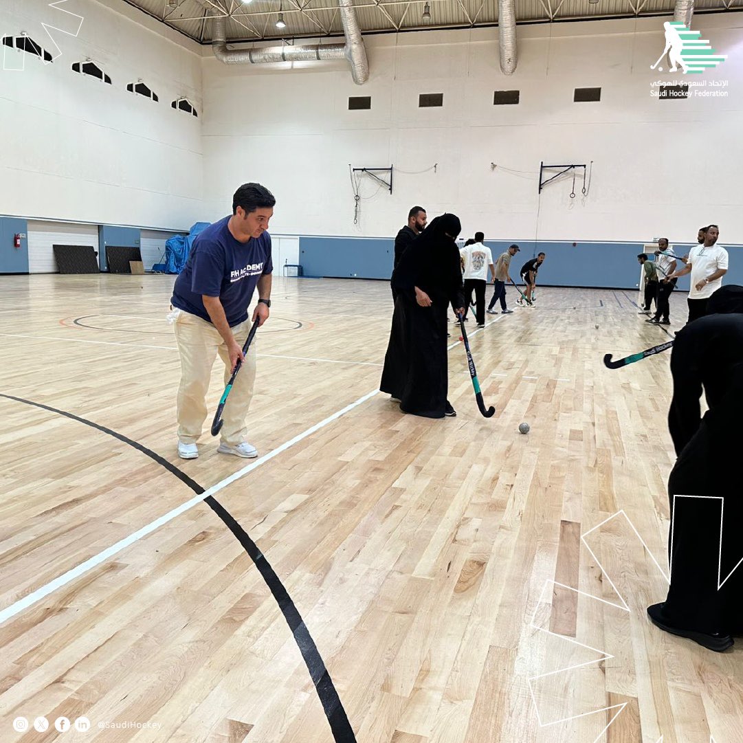 اليوم الثاني من دورة تدريب مدربين (مستوى أول) في منطقة جازان ✅
أجواء مليانة تعلم وتطبيق عملي مع مجموعة مميزة من المتدربين 🏑📚

نواصل مشوار تطوير الكوادر الوطنية بكل شغف.🏑🤩

#الاتحاد_السعودي_للهوكي