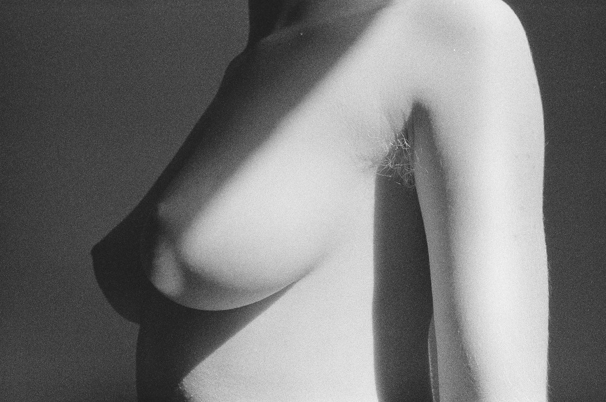 Naked Artistic tweet media