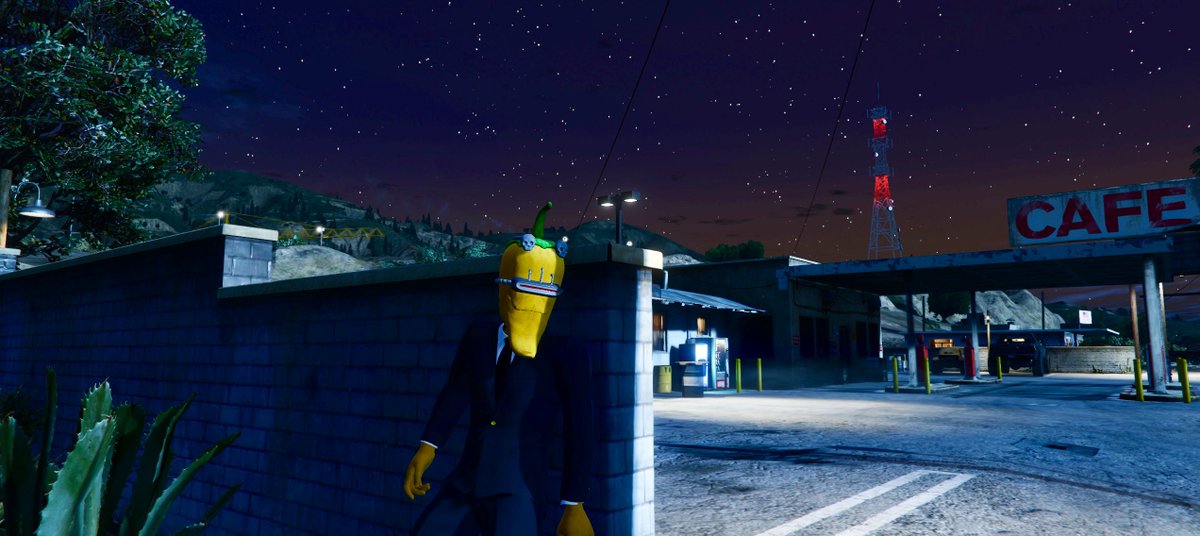 The state of web3 gaming is not encouraging. Studios are struggling to gain traction. Meanwhile, this crew is building a modded server on top of GTA V where communities gather to create content and have some casual fun. No gaming tokens, no wallet connection.

Keep it simple! 🧠