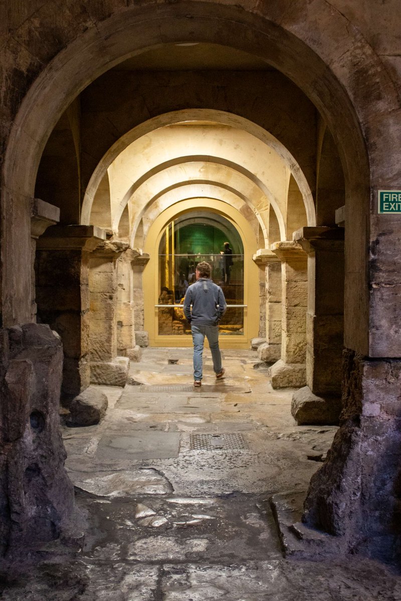 RomanBathsBath's tweet image. 🌞 It’s hot out there! Time to beat the heat 🌞
Come and discover 2,000 years of history in cool comfort.
#BeatTheHeat #RomanBaths #SummerInBath