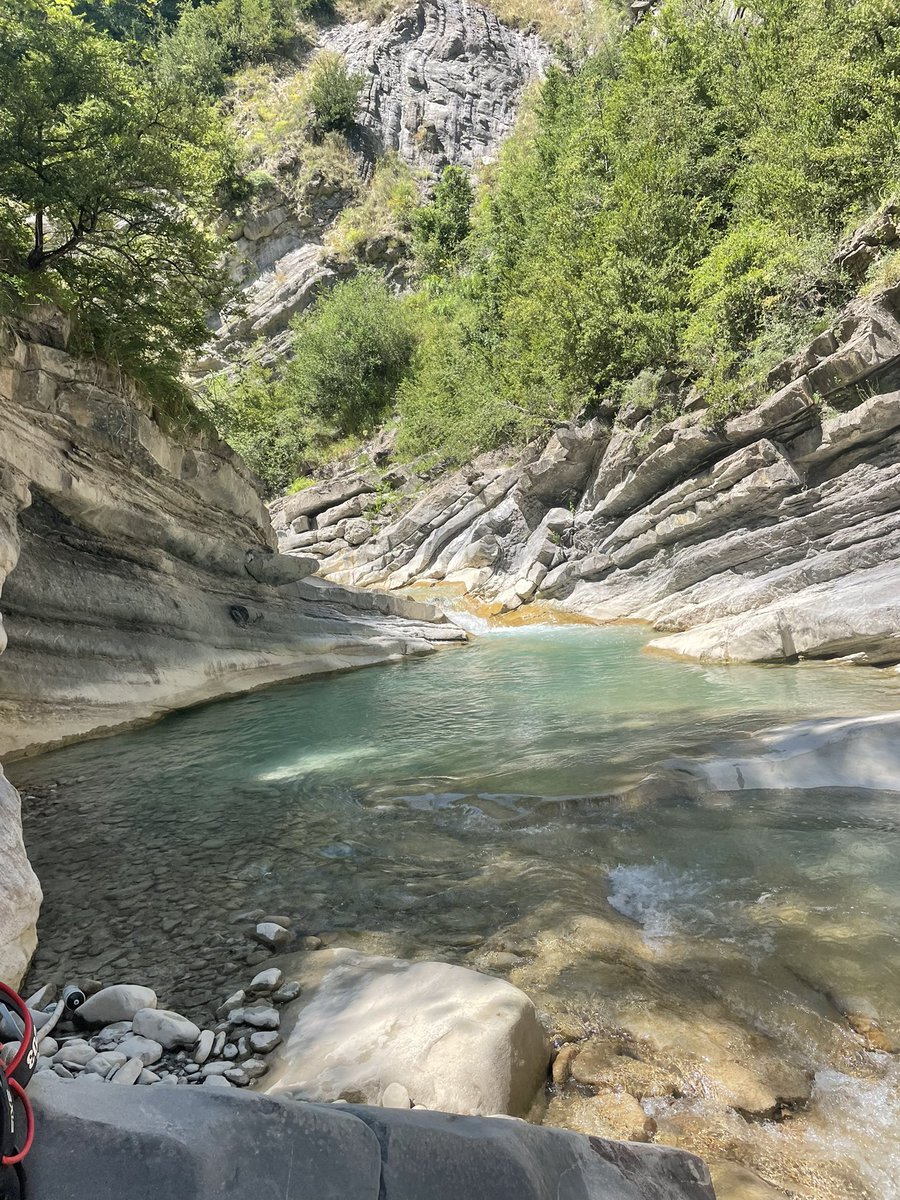 Reading Mel b/geri fanfiction here  I don’t gaf