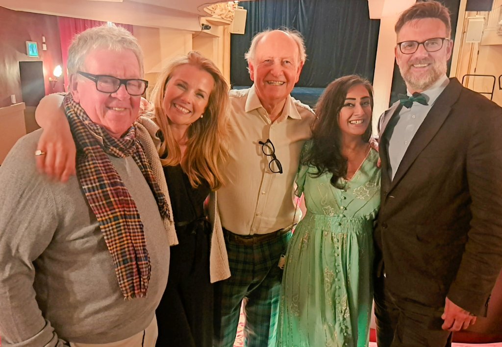 Roo Irvine (@rooirvine) on Twitter photo What a show & what an evening with dear friends! π₯° Thank you gang for bringing your <a href="/Antiquesontour/">Antiques On Tour</a> to bonnie Scotland- well worth the wait! π΄σ §σ ’σ ³σ £σ ΄σ ΏA night of brilliant stories, laughter, hi-jinx & warmth... and of course seeing your lovely faces again- the loveliest reunion! β€οΈπβ€οΈ What a show & what an evening with dear friends! π₯° Thank you gang for bringing your <a href="/Antiquesontour/">Antiques On Tour</a> to bonnie Scotland- well worth the wait! π΄σ §σ ’σ ³σ £σ ΄σ ΏA night of brilliant stories, laughter, hi-jinx & warmth... and of course seeing your lovely faces again- the loveliest reunion! β€οΈπβ€οΈ