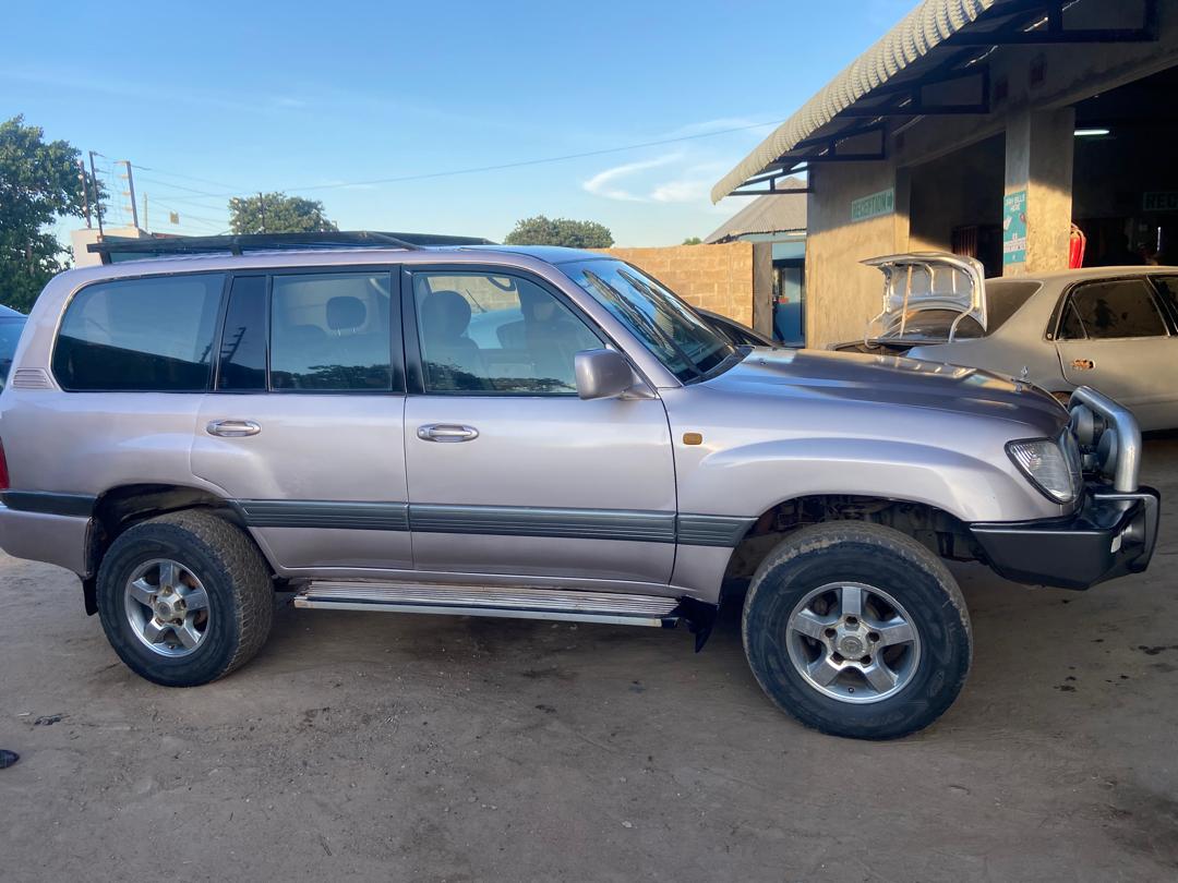 RealManuelZA's tweet photo. 2001 Toyota Land Cruiser VX
1HD Diesel Engine | K350,000 | Located in Choma

📸 Photos + details: https://t.co/iBejN23gEZ

Strong. Reliable. Ready for the road.
The next owner might be following you — kindly repost.

#LandCruiser #ToyotaVX #ZambiaCars #Choma #ForSale https://t.co/rZrakXC7Um