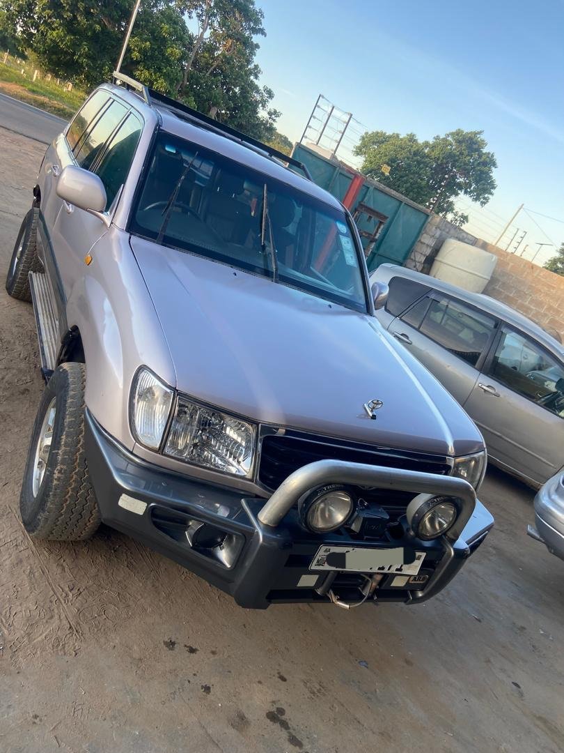 RealManuelZA's tweet photo. 2001 Toyota Land Cruiser VX
1HD Diesel Engine | K350,000 | Located in Choma

📸 Photos + details: https://t.co/iBejN23gEZ

Strong. Reliable. Ready for the road.
The next owner might be following you — kindly repost.

#LandCruiser #ToyotaVX #ZambiaCars #Choma #ForSale https://t.co/rZrakXC7Um