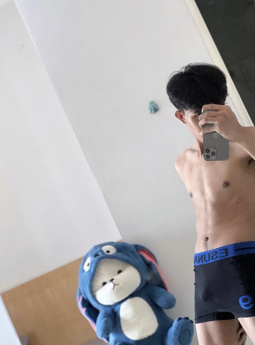 BThanaphon1995's tweet photo. สนใจมาดูหมีห้องผมไหมครับ https://t.co/NZLNSDpOMq