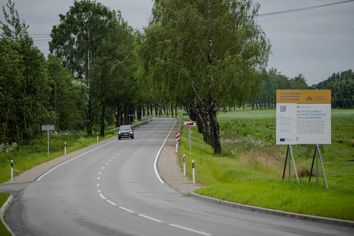 🟨Šodien svinīgi atklāti pārbūvētie reģionālā autoceļa Bauska–Linde (P88) un vietējā autoceļa Pārslas–Misa–Šarlotes (V1011) posmi. LVC Valdes priekšsēdētājs M. Lazdovskis: "Pirms astoņiem gadiem noformulējām mērķi, lai no katra pagasta centra uz novada centru var nokļūt pa melno