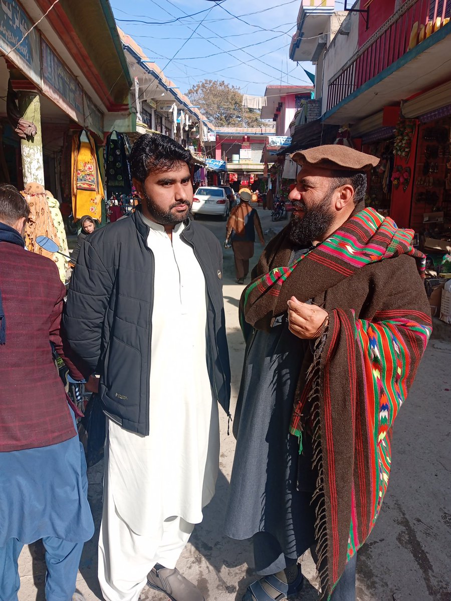 مولانا خانزیب، انتہائی بہادر انسان، امن کے داعی اور ایک انتہائی شریف النفس انسان کو آج انتہائی بے دردی سے شہید کردیا گیا۔💔