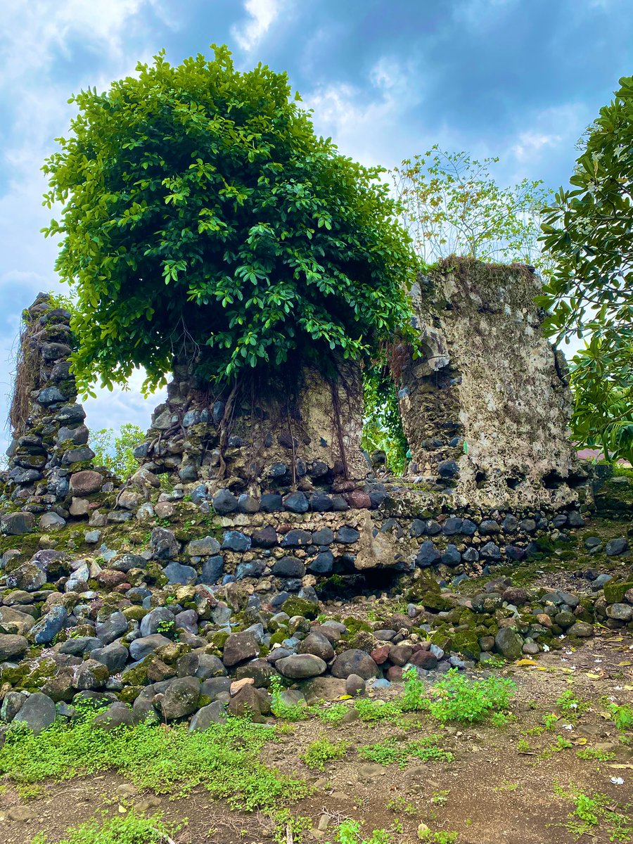 Ternate, 1603

Spanyol coba menaklukkan ibu kota

Tentara🇪🇸🇵🇹 patkan artileri 140 m dari tembok
 
Responsnya: 
serangan dari 1600 orang Ternate dengan kampilan + 800 orang Jawa dengan tombak sepanjang 5 m dalam formasi

Orang Iberia bertahan tapi kemudian harus kembali ke Manila